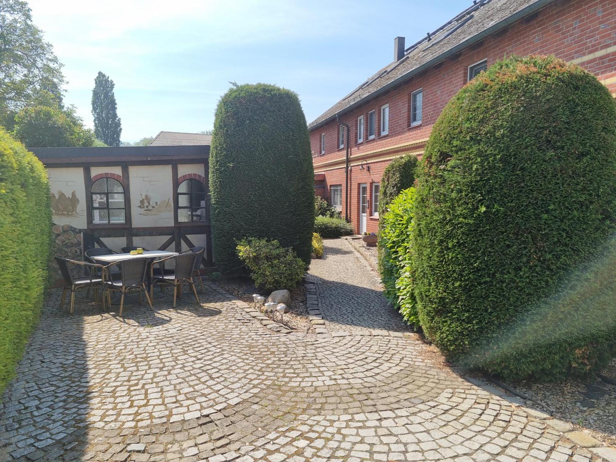 Ferienwohnungen Springer In Schoenefeld Ot Grossziethen Div Apartments Fuer Bis Zu 6 Personen Bagian luar foto