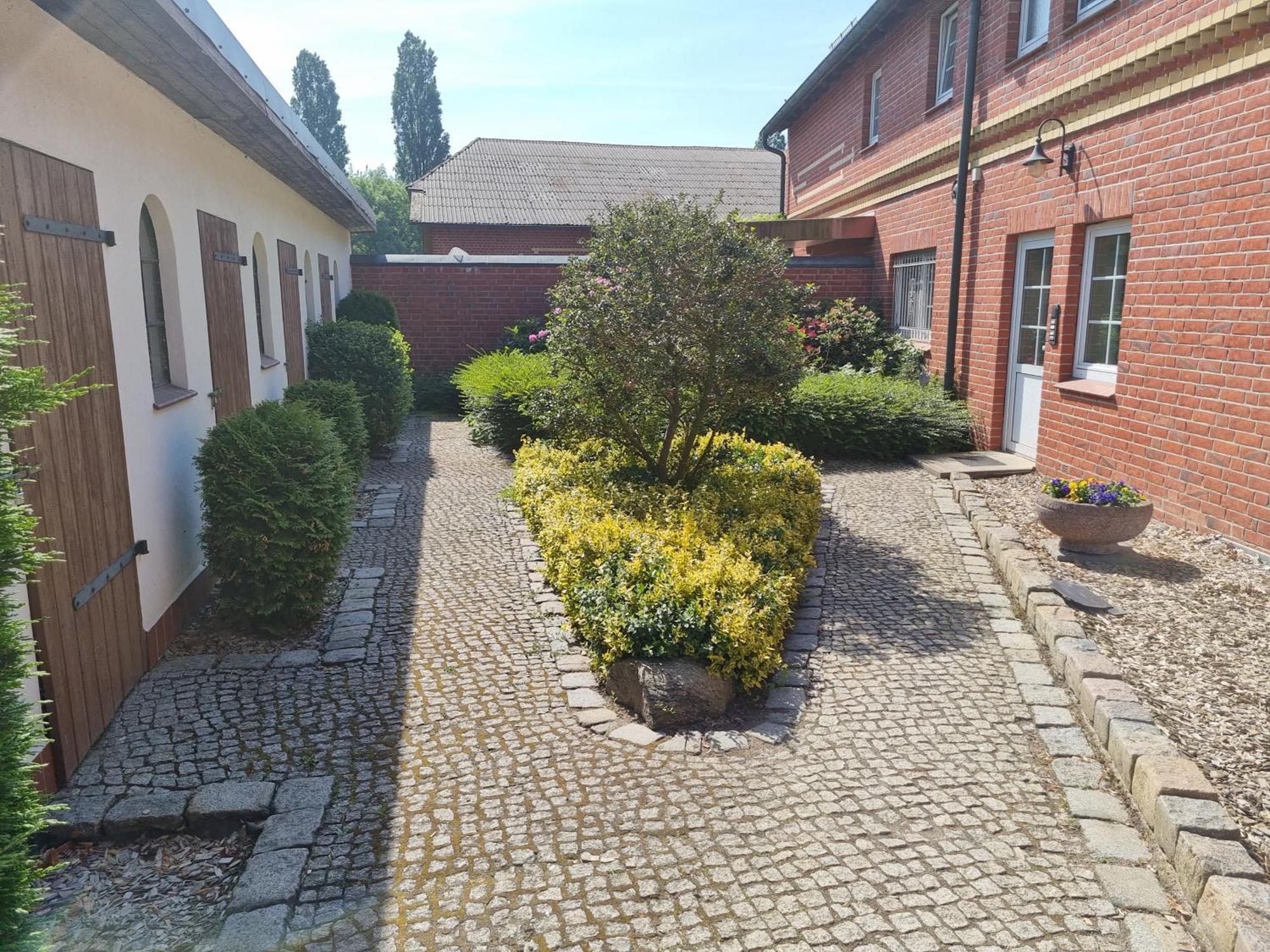 Ferienwohnungen Springer In Schoenefeld Ot Grossziethen Div Apartments Fuer Bis Zu 6 Personen Bagian luar foto